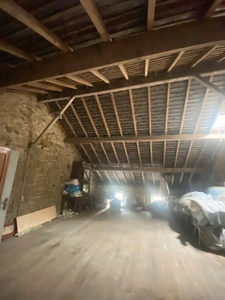 Maison de village, 103m², 3 chambres, terrasse et jardinet avec 2 garages 59 900 €