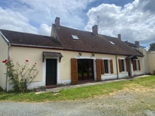 Maison en pierre, 167m², avec grange sur 730m² de terrain 112 000 €