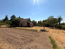 EN EXCLUSIVITE ! Charmante maison en pierre 60m² à rénover, Terrain de 900 m² 23 800 €