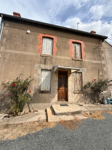 EN EXCLUSIVITE ! Propriété 2 maisons + dépendances sur 4700 m2 de terrain (ou 1ha8 si nécessaire) 88 000 €