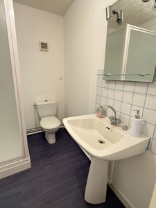 Maison de ville de 157m² avec potentiel local professionnel et dépendances, jardin 69 900 €