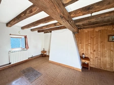 BELLE OPPORTUNITE ! Maison en pierre de 165m², pleine de charme, 4 chambres, Cour intérieure de 379m² 93 000 €