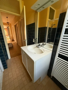 Pavillon sur sous sol, 118m², 3 chambres avec véranda sur 2721m² de terrain 128 000 €