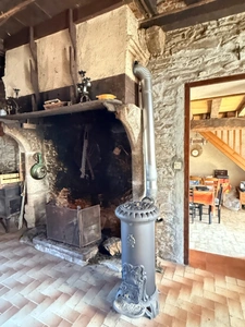 EN EXCLUSIVITE ! Maison en pierre à restaurer 72m² sur terrain de 205m², 19 000 €
