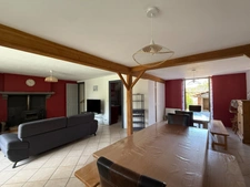 Gite/Maison en pierre, 164m², avec dépendances sur 945m² de terrain 127 000 €