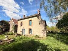 Maison en pierre 105m², 3 chambres sur 1 hectare de terrain + 3ha de terrain indépendants supplémentaires 78 000 €