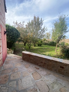 Maison en pierre, 95 m², avec cave et dépendances sur 636 m² de terrain 75 000 €