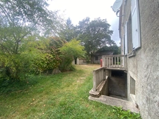 Demeure de 284m², 11 pièces, 7 chambres avec 600m² de dépendances, terrain de 2200m² 211 000 €