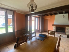 Maison en pierre, 167m², avec grange sur 730m² de terrain 112 000 €