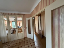 Pavillon sur sous sol, 118m², 3 chambres avec véranda sur 2721m² de terrain 128 000 €