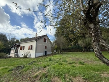 Pavillon sur sous sol, 118m², 3 chambres avec véranda sur 2721m² de terrain 128 000 €