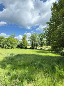 En exclusivite ! Maison de village, 300m², 10 chambres avec dépendances sur 3489m² de terrain 178 500 €