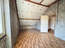 Pavillon de 117m² sur sous sol, 3 chambres avec possibilité d'agrandissement, terrain de 1733m2 109 500 €