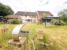 Maison de caractère en pierre, 134m², 4 chambres, Terrain de 2 668 m², proche des Trois Lacs 129 900 €