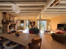 EN EXCLUSIVITE ! Maison en pierre de 115m2 + dépendances sur 4079m2 de terrain 89 990 €