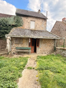 Maison en pierre, 65m², 2 chambres avec garage et dépendance, 29 500 €
