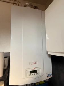 EN EXCLUSIVITE 2 appartements vendus loués avec 2 places parking Centre-ville de Guéret, Excellente rentabilité 71 000 €