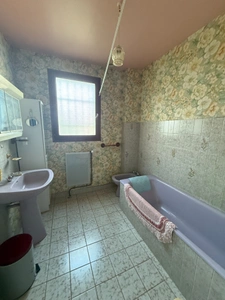 Pavillon de 155m², 5 chambres avec possibilité de 2 appartements indépendants sur terrain de 1527m² 138 000 €