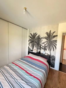 Pavillon de 68m² 2 chambres avec vue exceptionnelle sur vallée et chateau de Puyguillon 2998m² de terrain 117 500€