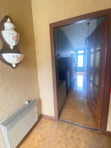Maison de village, 103m², 3 chambres, terrasse et jardinet avec 2 garages 59 900 €