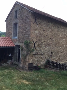 Maison de caractère en pierre, 121 m², 5 chambres avec belles dépendances sur 6 688 m² de terrain 148 500 €