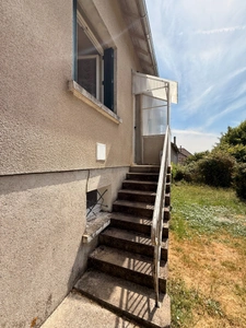 EN EXCLUSIVITE ! Pavillon de 95m² surélevé sur sous sol, rénové, sur terrain de 562m² 117 500 €