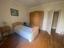 Demeure de 284m², 11 pièces, 7 chambres avec 600m² de dépendances, terrain de 2200m² 211 000 €