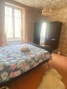 Maison de village, 103m², 3 chambres, terrasse et jardinet avec 2 garages 59 900 €