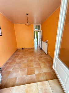 En exclusivite ! Maison de village, 300m², 10 chambres avec dépendances sur 3489m² de terrain 178 500 €