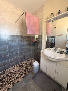 Pavillon de plain pied 136m², de 2012, 5 chambres, sur terrain de 1719m² 229 000 €