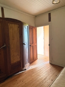 Maison en pierre 105m², 3 chambres sur 1 hectare de terrain + 3ha de terrain indépendants supplémentaires 78 000 €