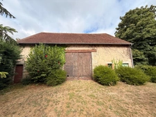 Propriété de caractère 284m² habitable, 5 chambres, annexe + grange sur terrain de 6885m² 197 000 €