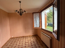Pavillon sur sous sol, 118m², 3 chambres avec véranda sur 2721m² de terrain 128 000 €