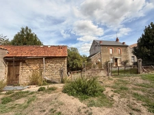 EN EXCLUSIVITE ! Propriété 2 maisons + dépendances sur 4700 m2 de terrain (ou 1ha8 si nécessaire) 88 000 €