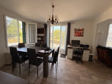 EN EXCLUSIVITE ! Pavillon de 95m² surélevé sur sous sol, rénové, sur terrain de 562m² 117 500 €