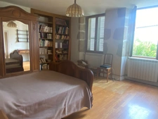 Demeure de 284m², 11 pièces, 7 chambres avec 600m² de dépendances, terrain de 2200m² 211 000 €