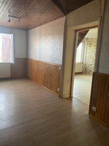 Ensemble de 2 maisons mitoyennes en pierre 209m² + grange, terrain 2000m² 79 500 €