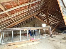 Maison 3 pièces 72m² à finir de restaurer+grenier aménageable avec grange indépendante sur 1363m² de terrain 81 500 €
