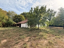 EN EXCLUSIVITE ! Charmante maison de plain pied 97m², 3 chambres, sur 1,2ha de terrain 107 000 €