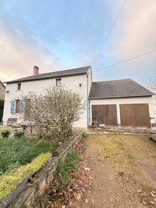 EN EXCLUSIVITE ! Maison en pierres de 141m², 3 chambres, garage double sur terrain de 1633m² 139 900 €
