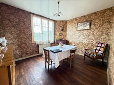 Pavillon élevé sur sous sol, 79m², 3 chambres sur 626m² de terrain 54 000 €