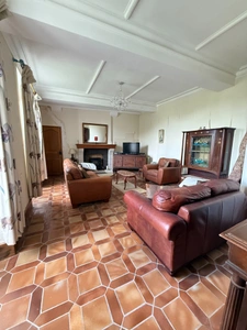 EN EXCLUSIVITE Très belle propriété de 215m² avec piscine et dépendances sur 3000 m² de terrain 177 900 €