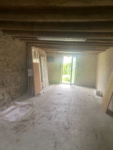 Demeure de 284m², 11 pièces, 7 chambres avec 600m² de dépendances, terrain de 2200m² 211 000 €