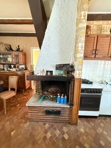 Ensemble de 2 maisons mitoyennes superficie totale de 107m², avec garage, terrain 1171m² 76 600 €