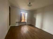 Maison en pierre, 95 m², avec cave et dépendances sur 636 m² de terrain 75 000 €