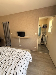 Pavillon de plain pied 136m², de 2012, 5 chambres, sur terrain de 1719m² 229 000 €