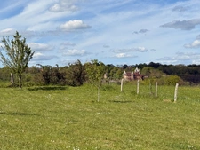 Pavillon de 68m² 2 chambres avec vue exceptionnelle sur vallée et chateau de Puyguillon 2998m² de terrain 117 500€