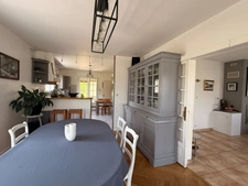 Pavillon sur sous sol de 170m², 5 chambres, piscine sur terrain de 2000m² 197 000 €
