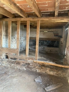 EN EXCLUSIVITE ! Maison de village, 110m², 4 pièces, avec dépendances sur terrain de 8783 m² 76 000 €