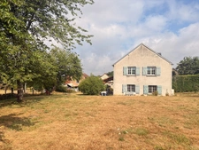 Maison de caractère en pierre, 121 m², 5 chambres avec belles dépendances sur 6 688 m² de terrain 148 500 €